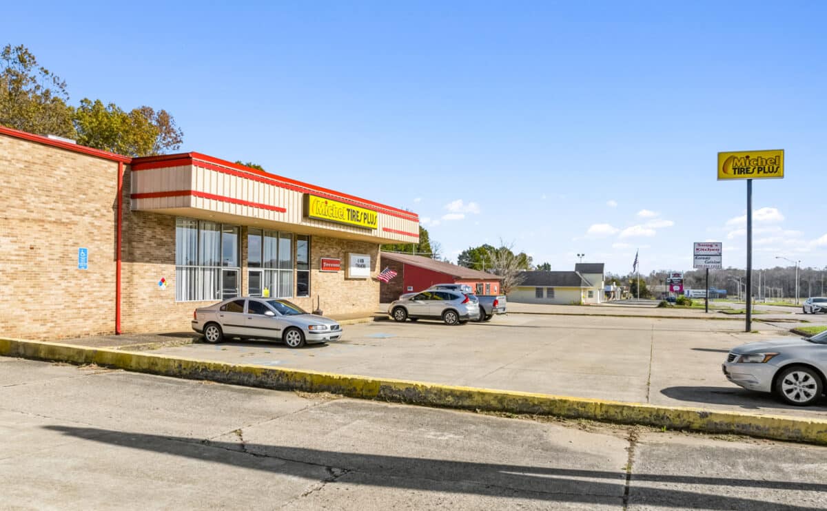 Commercial Property for Sale in Radcliff Kentucky 40160